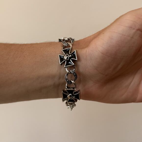 Y2K Silver and Black Skull and Crosses Charm Bracelet - Picture 7 of 9
